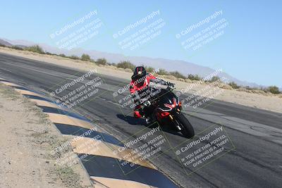 media/Dec-01-2025-Moto Forza (Mon) [[2daa91e15f]]/2-Intermediate Group/Session 4 (Turn 10 Inside)/